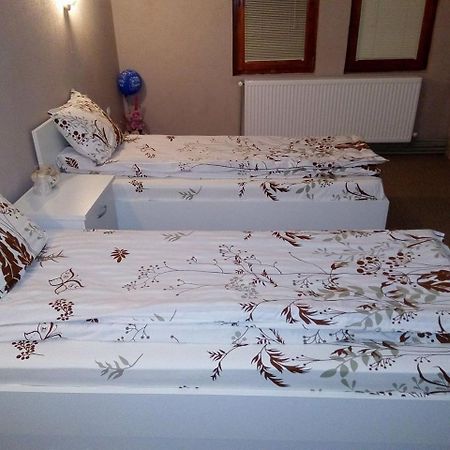 Kafana "Kaj Zoki" Bed & Breakfast Probistip Екстериор снимка