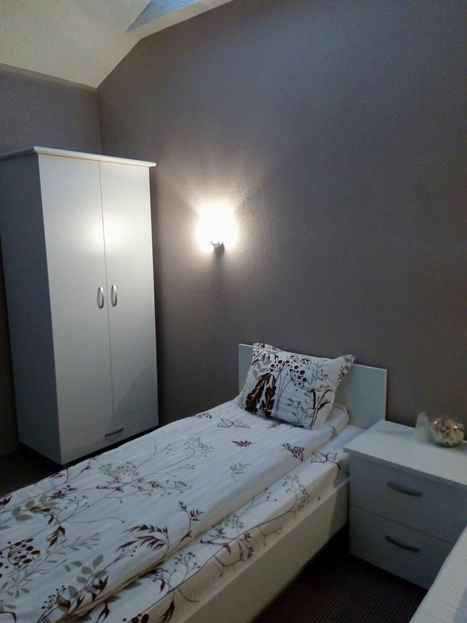 Kafana "Kaj Zoki" Bed & Breakfast Probistip Екстериор снимка
