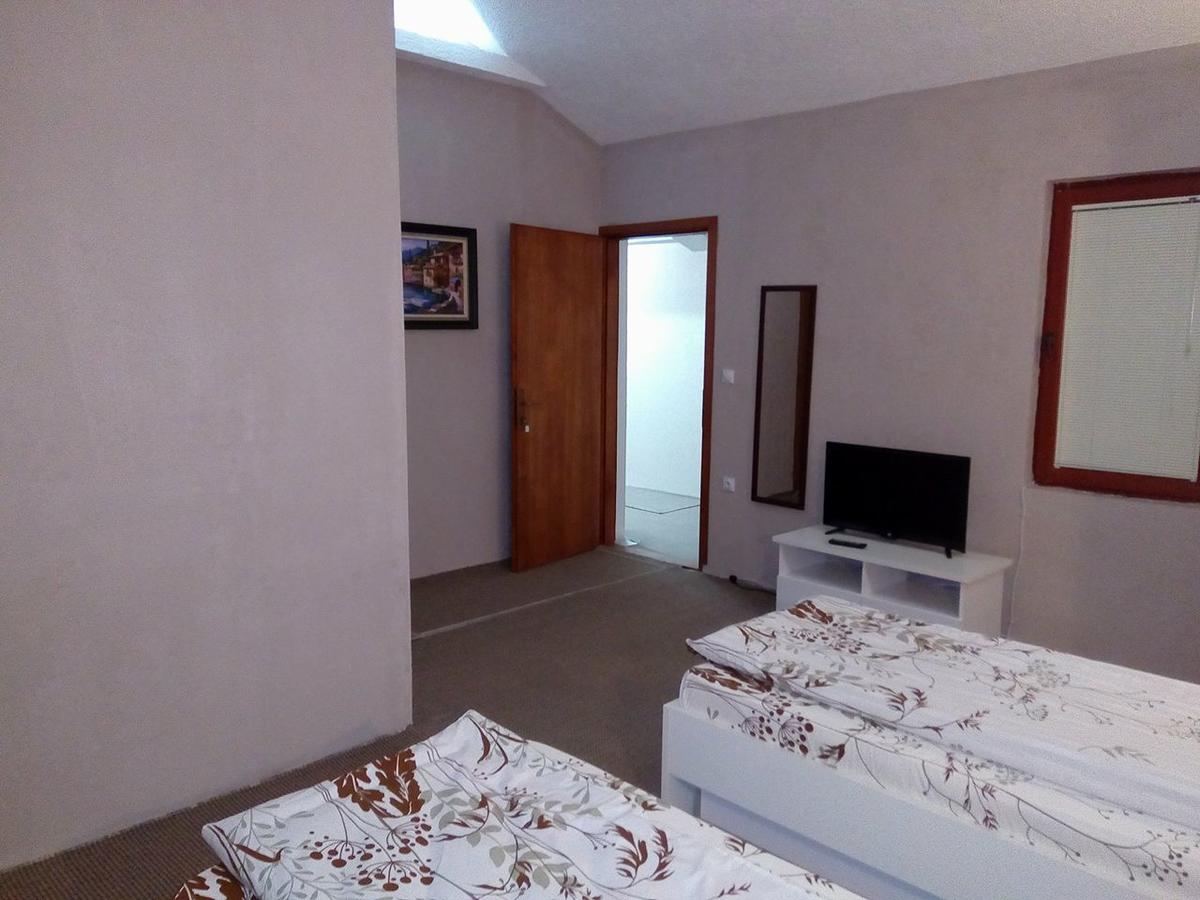 Kafana "Kaj Zoki" Bed & Breakfast Probistip Екстериор снимка